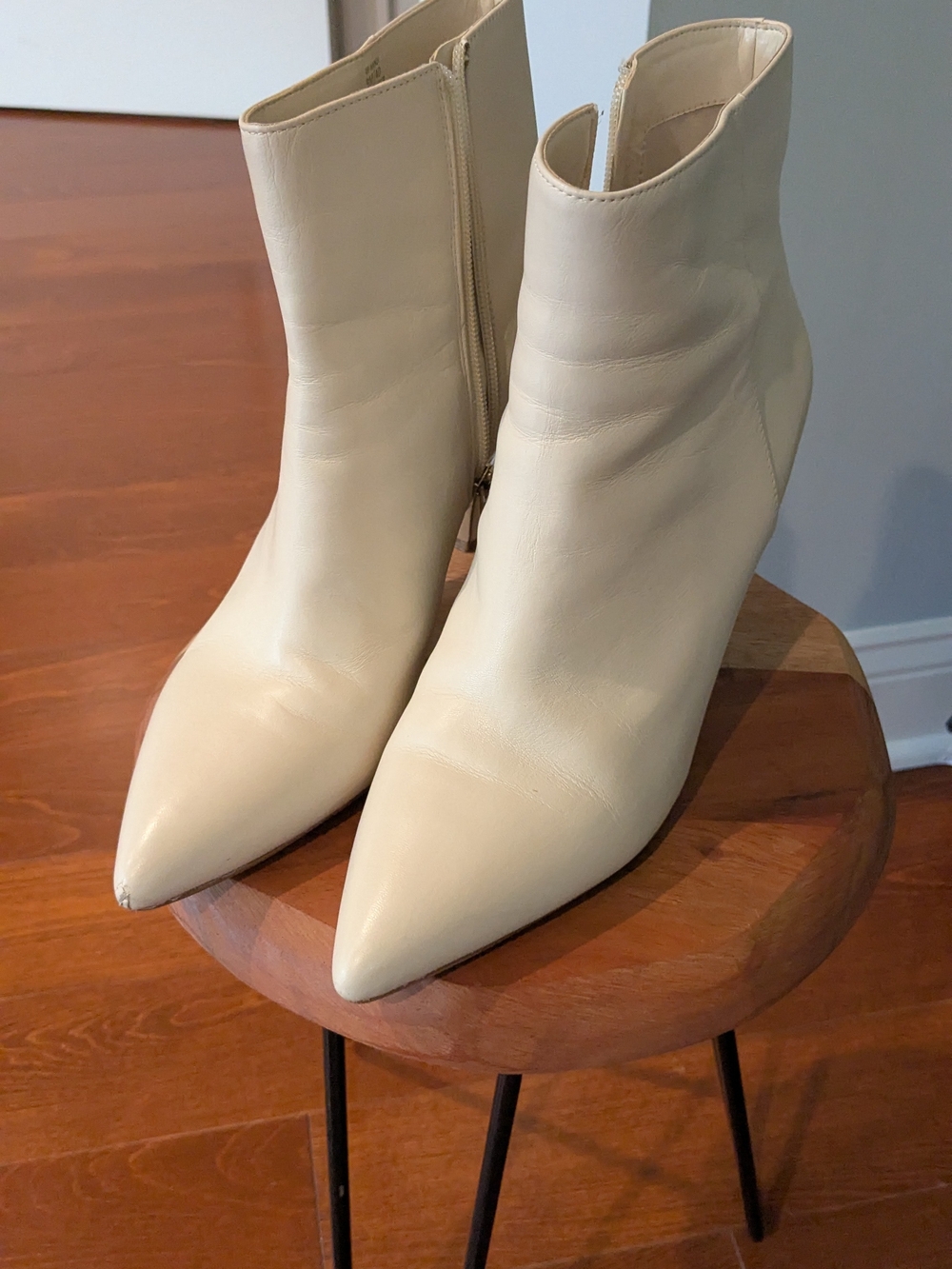 Vince Camuto Women's Cream Pointed-Toe Ankle Boots